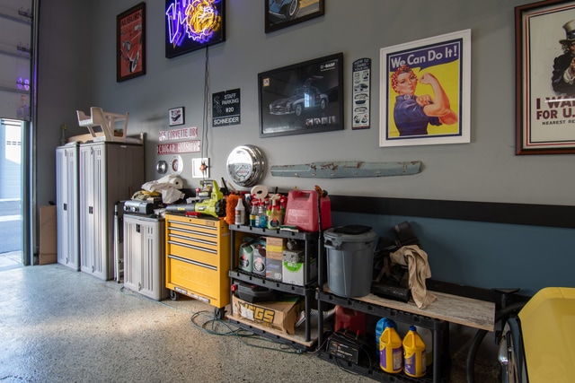 More Photos Of 2220 Ferry Rd, Naperville Showroom For Sale