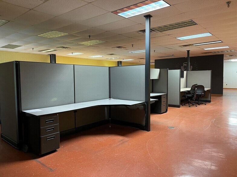 More Photos Of 5425 Florida Blvd, Baton Rouge Manufacturing For Sale