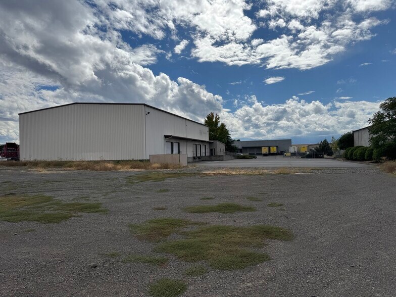 More Photos Of 1165 Fisher Ave, Medford Warehouse For Lease