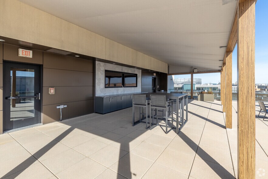 More Photos Of 1155 F St NW, Washington Office For Lease