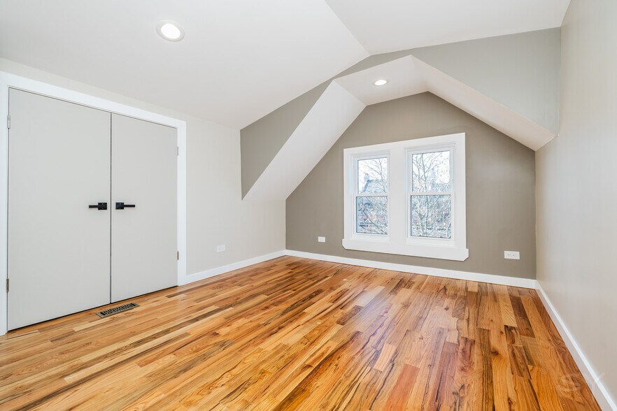 More Photos Of 6129 N Ravenswood Ave, Chicago Multifamily For Sale