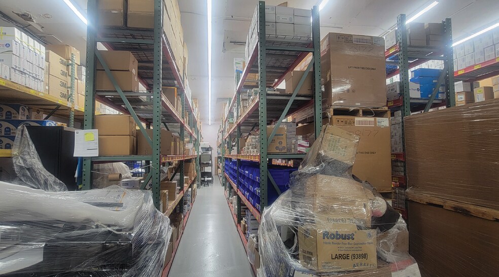 More Photos Of 770 Rockaway Pky, Brooklyn Service For Lease