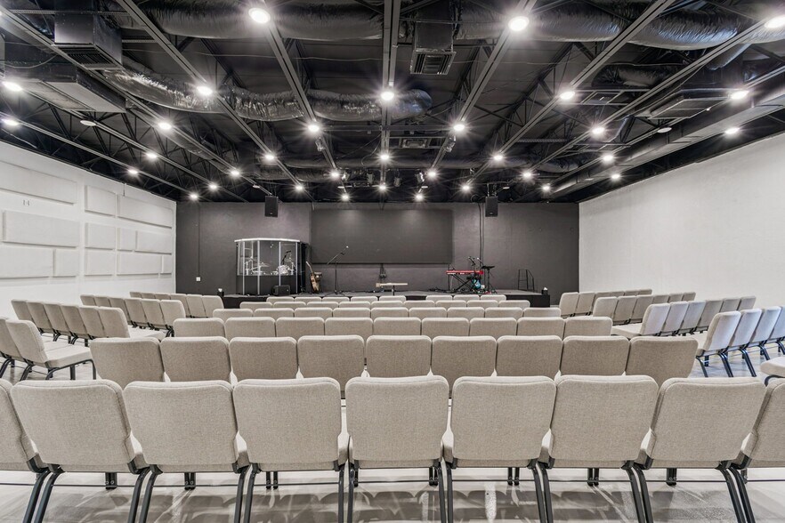 More Photos Of 50 153rd Ave, Madeira Beach Freestanding For Sale