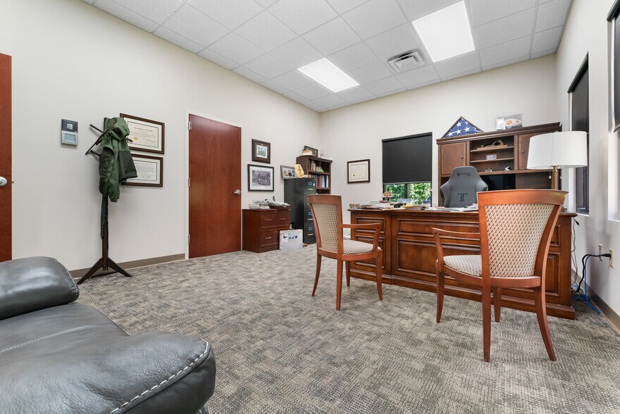 More Photos Of 119 Southern Blvd, Savannah Office For Sale