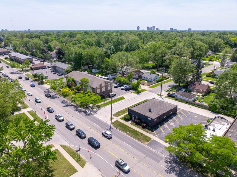 More Photos Of 28715 Greenfield Rd, Southfield Office For Sale