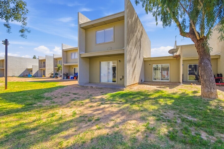 More Photos Of 2828 E Tierra Buena Ln, Phoenix Multifamily For Sale