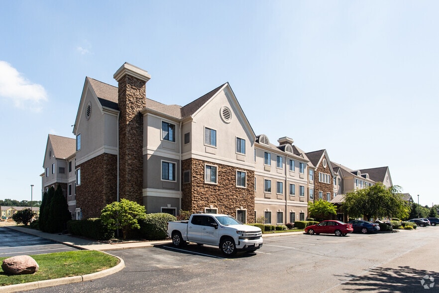 More Photos Of 2890 Airport Dr, Columbus Hotel For Sale