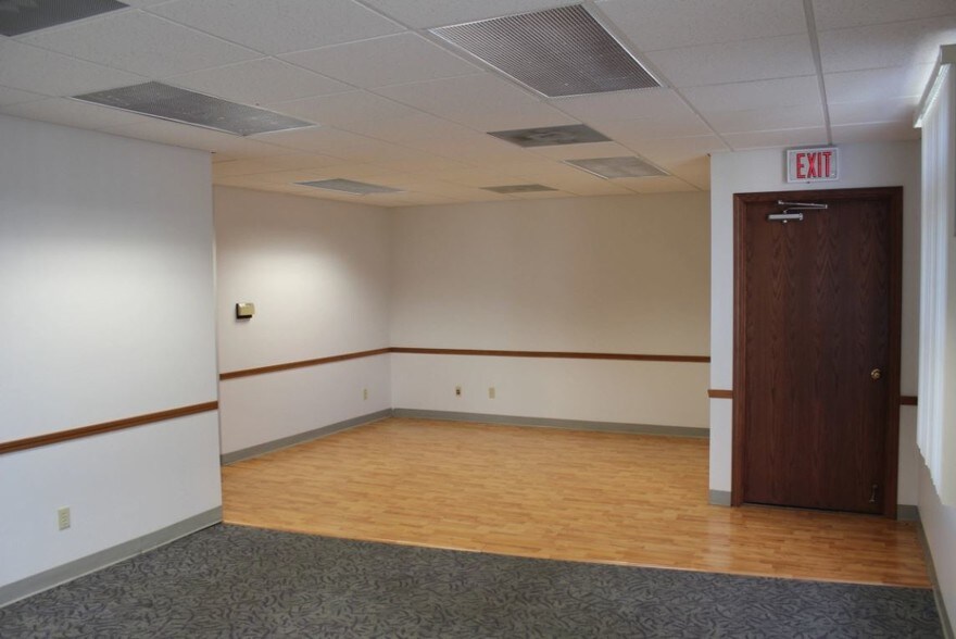 More Photos Of 2859 Northpark Ave, Huntington Medical For Lease