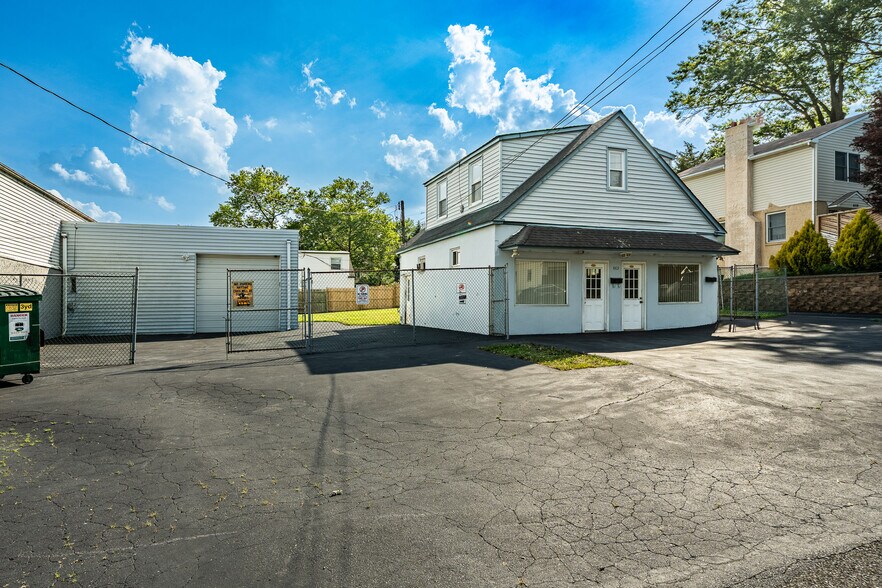 Primary Photo Of 663 Clearview Ave, Trevose Light Manufacturing For Sale