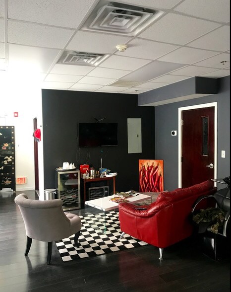 More Photos Of 2940 Dekalb Pike, Norristown Freestanding For Sale