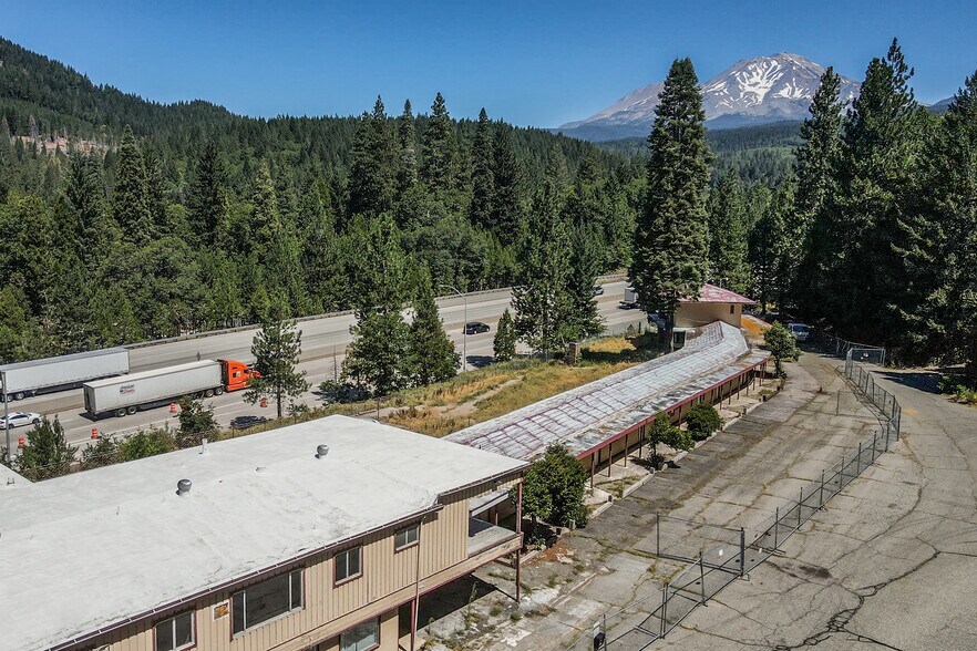 More Photos Of 4221 Siskiyou Ave, Dunsmuir Hotel For Sale