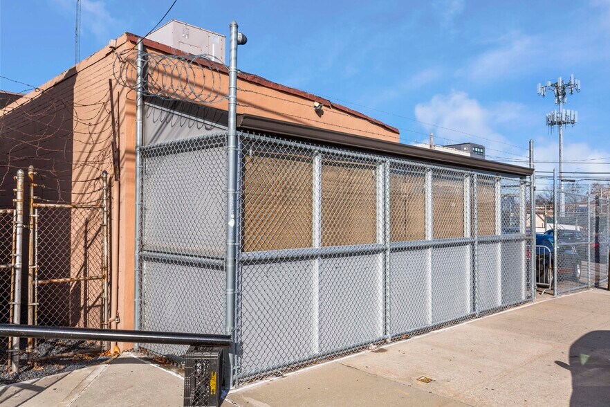 More Photos Of 49-18 25th Ave, Woodside Warehouse For Sale