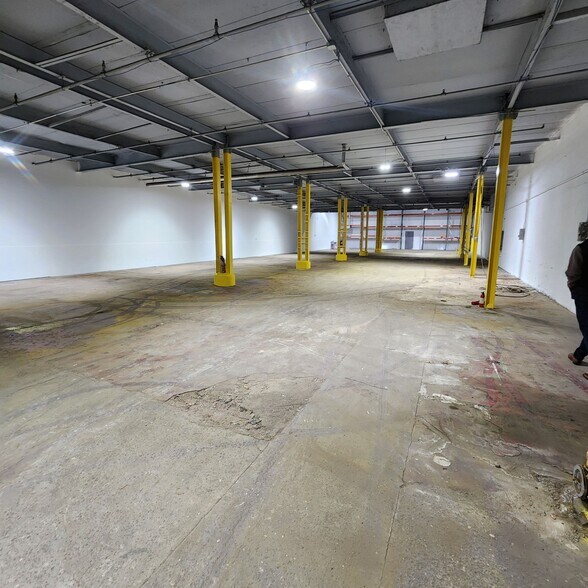 More Photos Of 1770-1810 Lemoyne Ave, Syracuse Warehouse For Sale