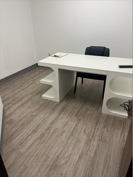 More Photos Of 6145 Scherers Pl, Dublin Light Distribution For Lease