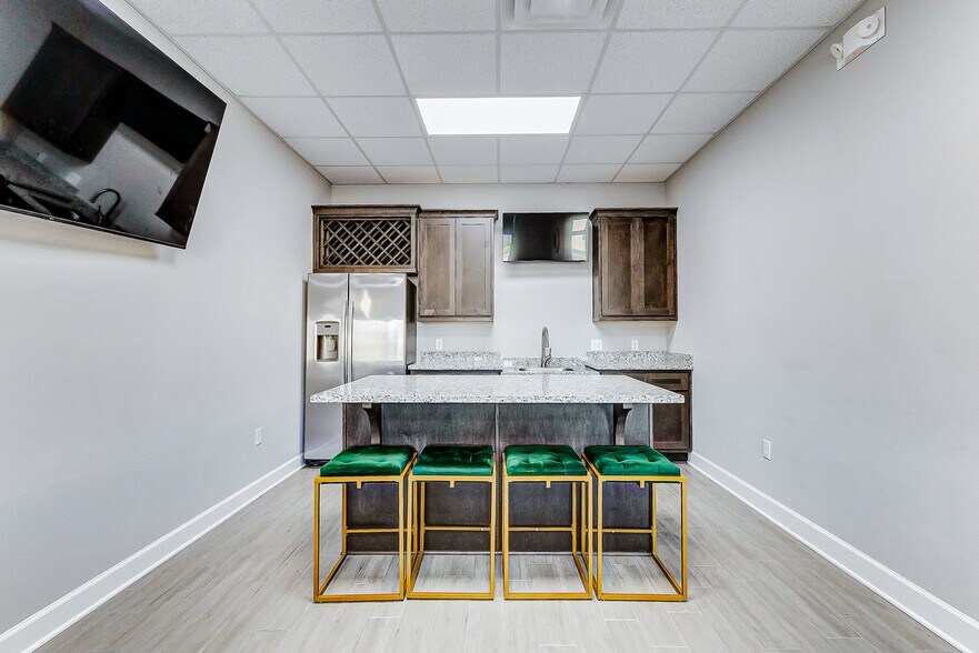 More Photos Of 26717 Westheimer Pky, Katy Medical For Sale