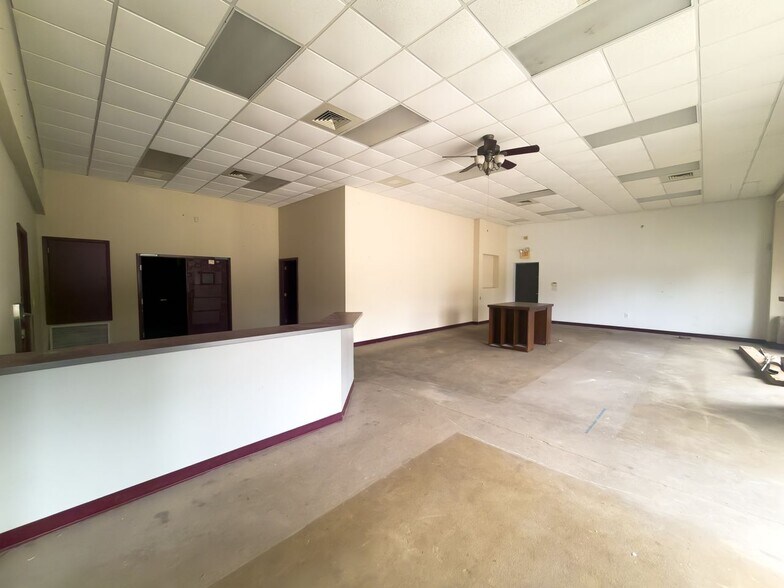 More Photos Of 3200 Fairfield Dr, Pensacola Office For Sale