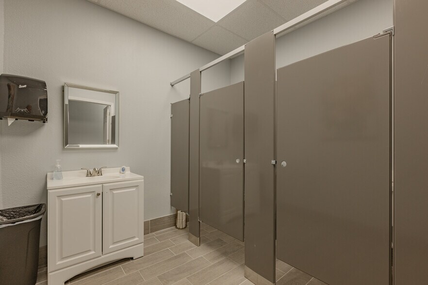More Photos Of 1881 S Redline Ave, Odessa Industrial For Sale