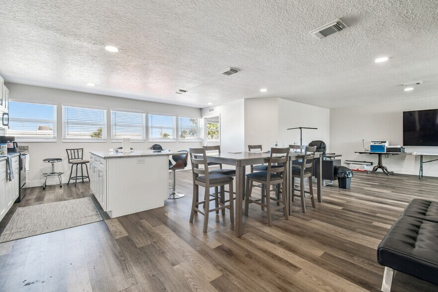 More Photos Of 6010 Wall St, Port Richey Warehouse For Sale