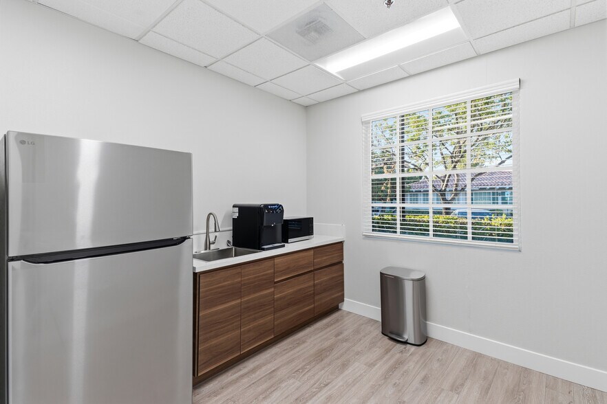 More Photos Of 3037 E Warm Springs Rd, Las Vegas Medical For Sale