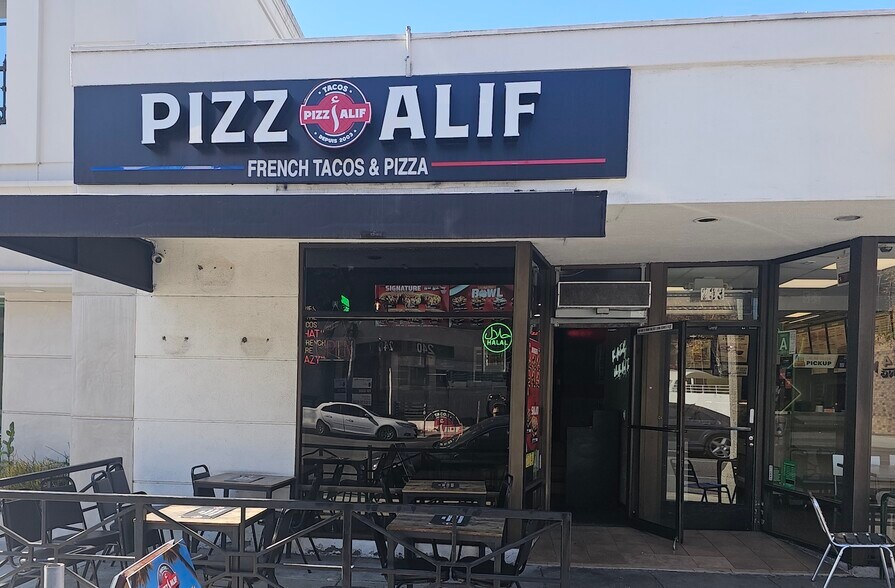 More Photos Of 233 S La Cienega Blvd, Beverly Hills Storefront For Lease