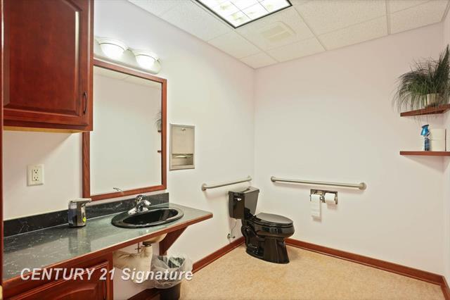 More Photos Of 4757 Mcleod Dr E, Saginaw Medical For Sale