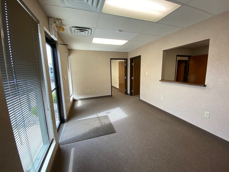 More Photos Of 1107 9th St, Vienna Office For Lease