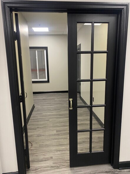 More Photos Of 7410 Coca Cola Dr, Hanover Research And Development For Lease