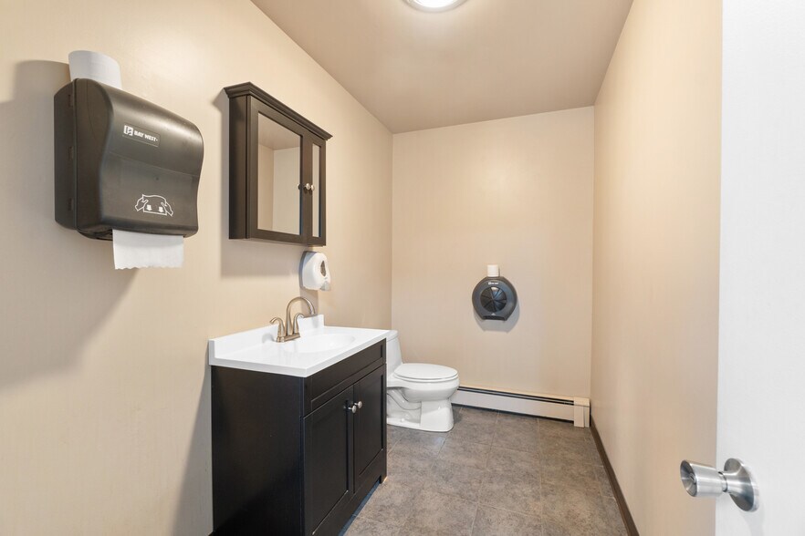 More Photos Of 132 W Pearl St, Jackson Storefront For Sale