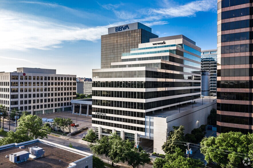 More Photos Of 5960 Berkshire Ln, Dallas Office For Lease