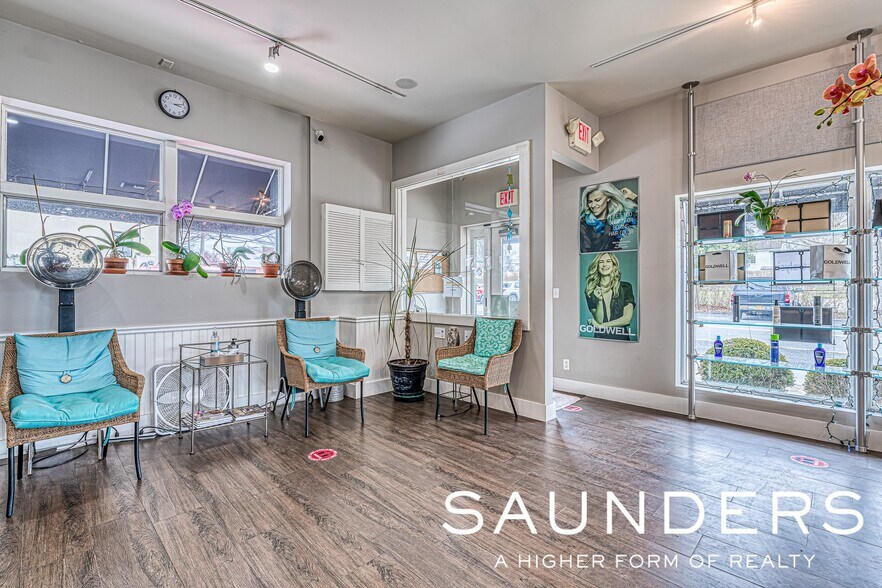 More Photos Of 19 Corwith Ave, Bridgehampton Storefront For Sale