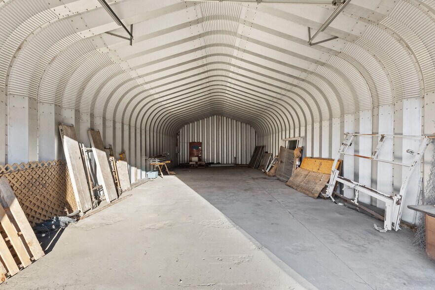 More Photos Of 2200 Union St, Bellaire Industrial For Sale