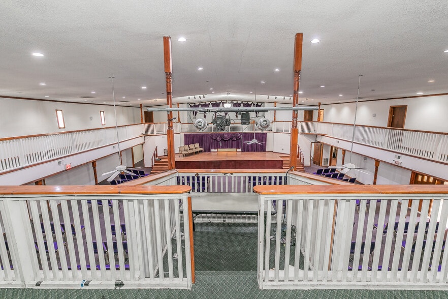 More Photos Of 5007 Ivy Ln, Dallas Religious Facility For Sale