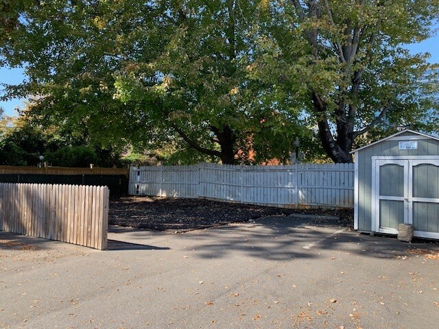 More Photos Of 1814 Euclid Ave, Charlotte Office For Lease