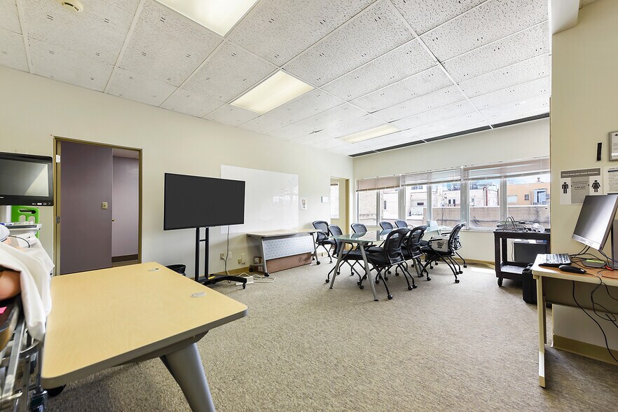 More Photos Of 5938-5948 Baum Blvd, Pittsburgh Medical For Lease