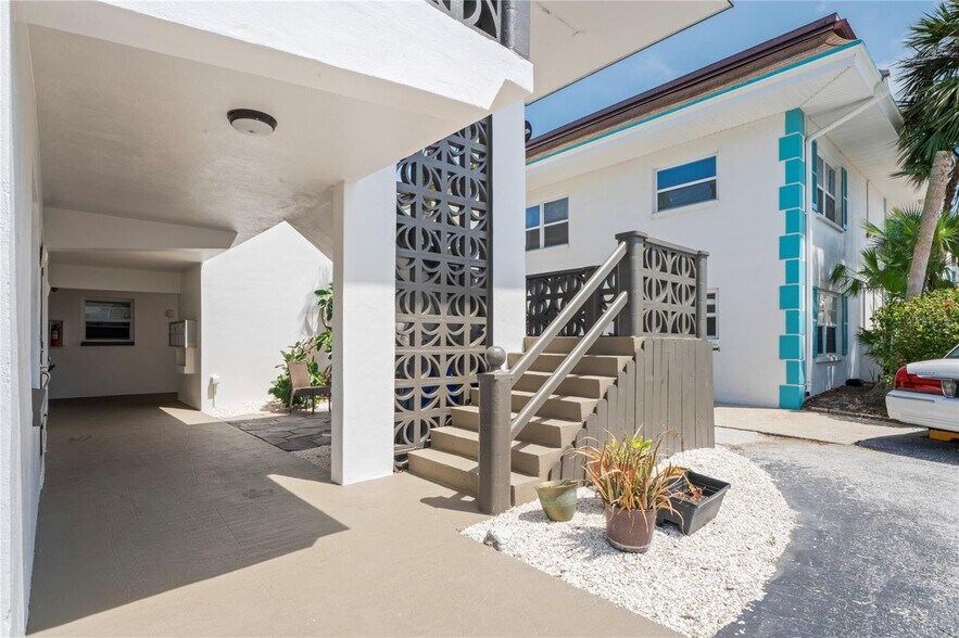 More Photos Of 11705 3rd St E, Treasure Island Apartments For Sale