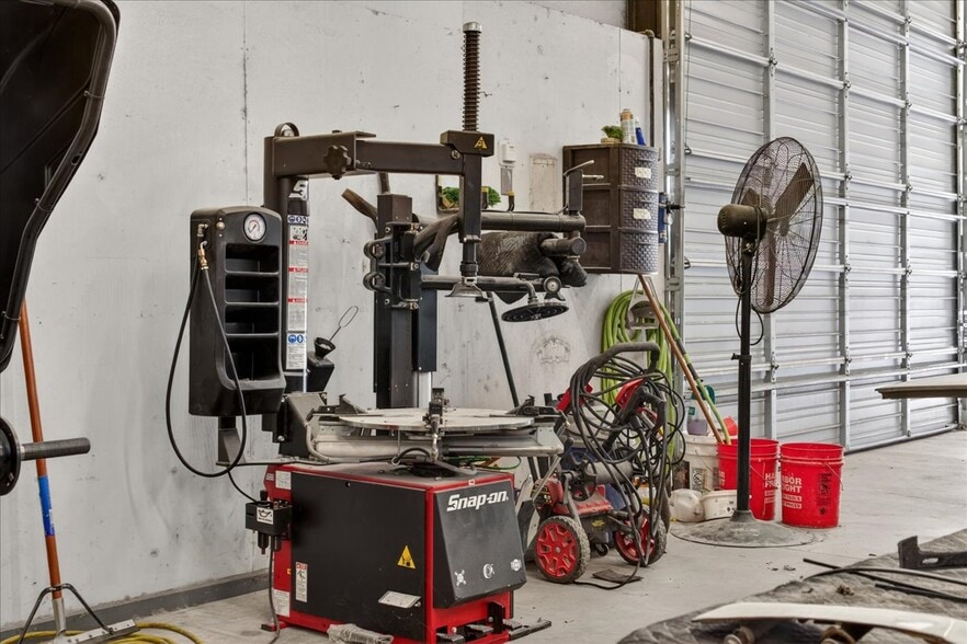 More Photos Of 3688 Raleigh Rd, Henderson Office For Sale