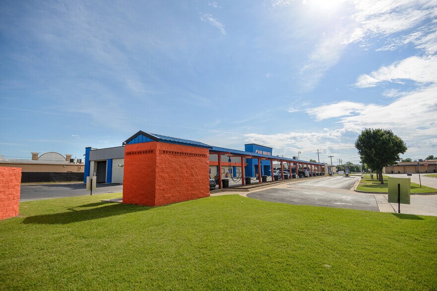 More Photos Of 3801 N MacArthur Blvd, Warr Acres Carwash For Sale
