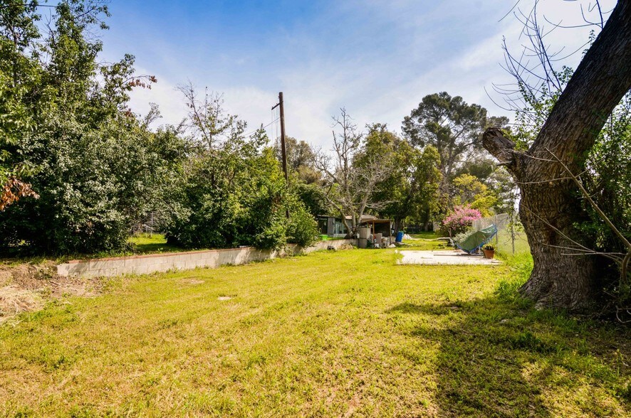More Photos Of 10404 Foothill Blvd, Sylmar Land For Sale