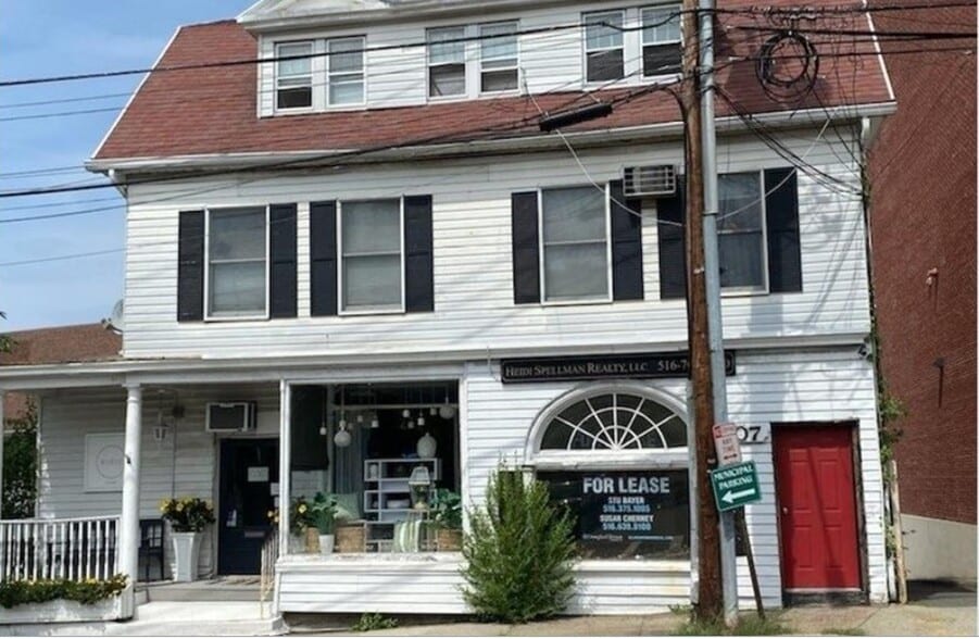 Primary Photo Of 307 Main St, Port Washington Storefront Retail Residential For Lease