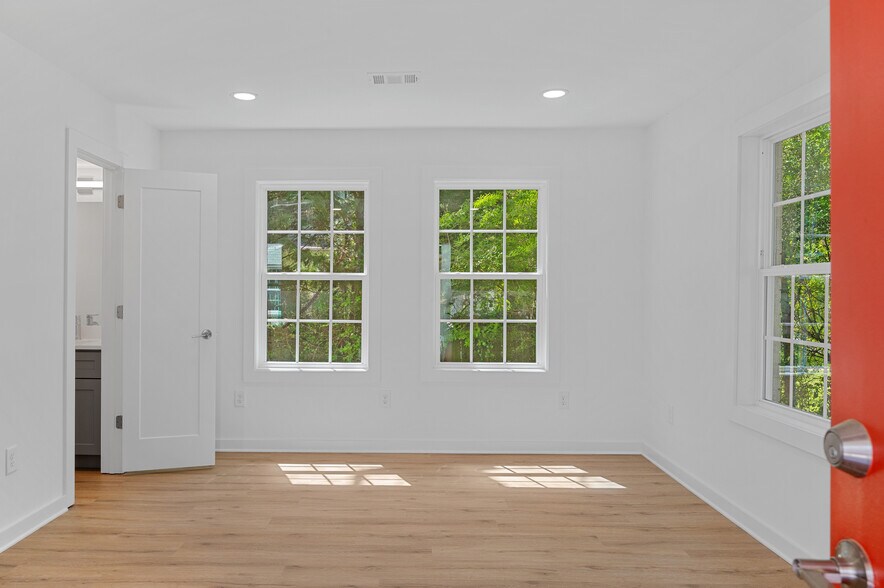 More Photos Of 239 Howard St NE, Atlanta Apartments For Sale