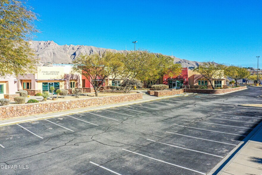 More Photos Of 550 S Mesa Hills Dr, El Paso Medical For Lease
