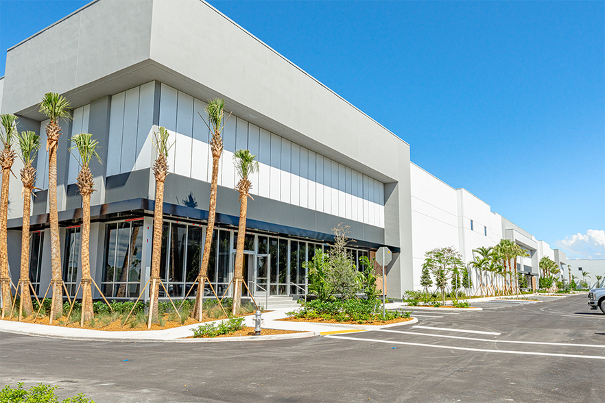 More Photos Of 311 Racetrack Loop, Pompano Beach Unknown For Lease