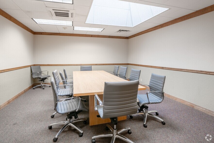 More Photos Of 541 S State Road 7, Margate Unknown For Lease