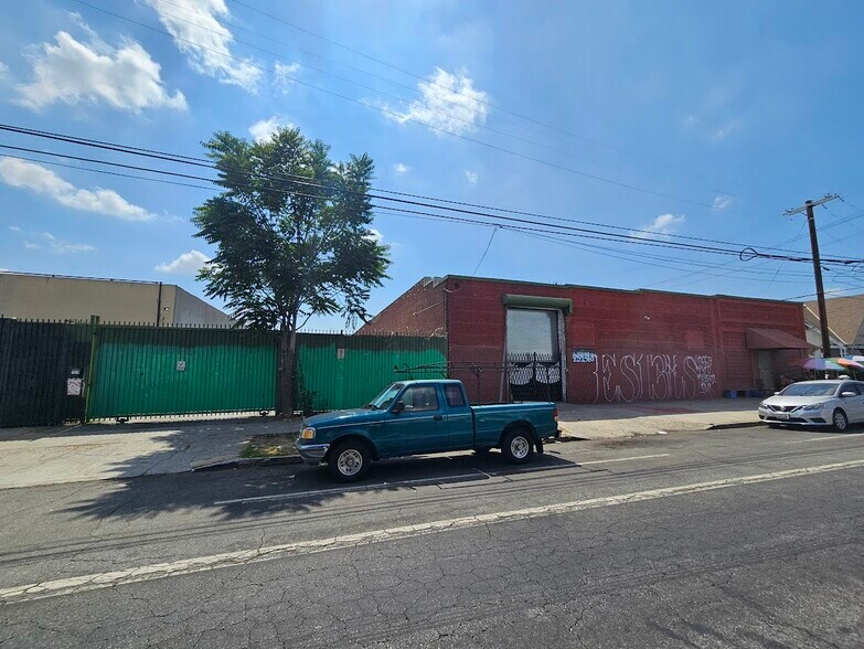 More Photos Of 1200 E 28th St, Los Angeles Warehouse For Lease