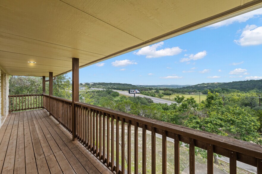 More Photos Of 19019 TX-71, Spicewood Office Residential For Lease