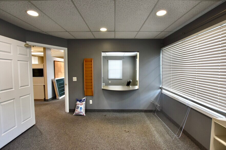 More Photos Of 9313-9333 N Haggerty Rd, Plymouth Office For Lease