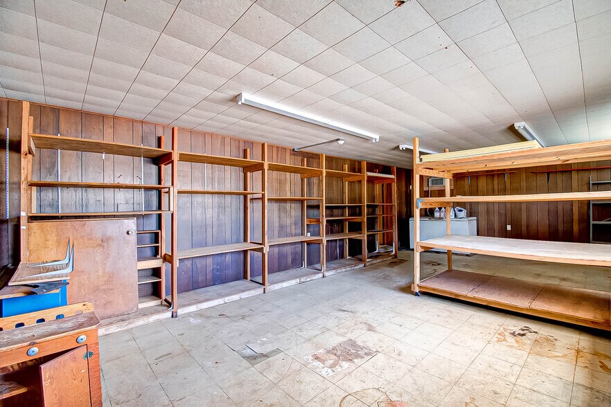 More Photos Of 3019 Dickinson Ave, Dickinson Freestanding For Sale