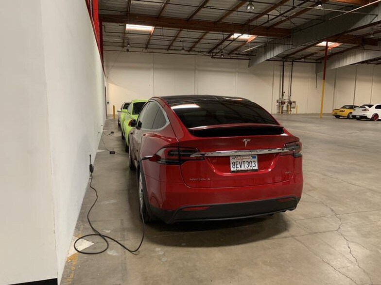 More Photos Of 2323 Main St, Irvine Warehouse For Lease