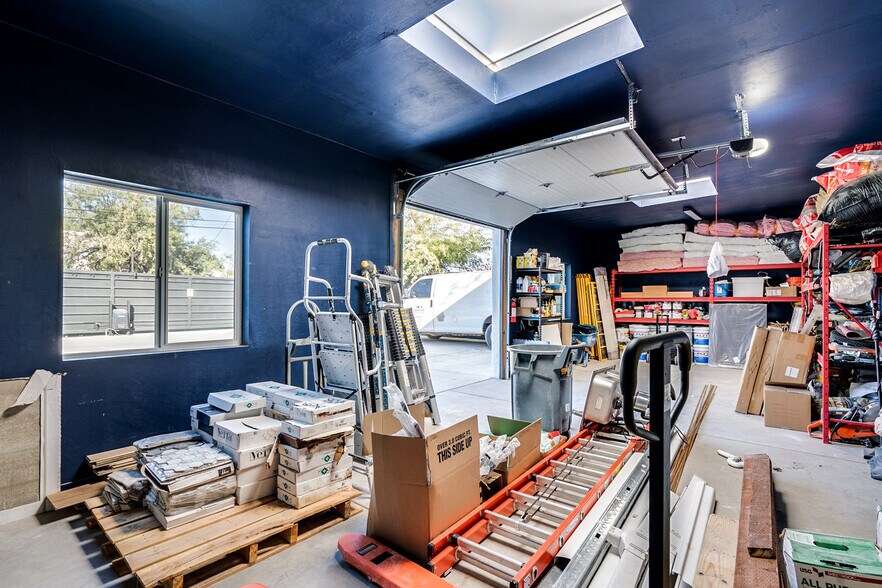 More Photos Of 1140 N Rosemont Blvd, Tucson Research And Development For Sale