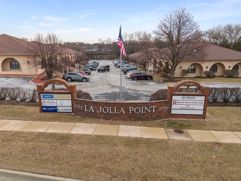 More Photos Of 1754 N Washington St, Naperville Medical For Sale